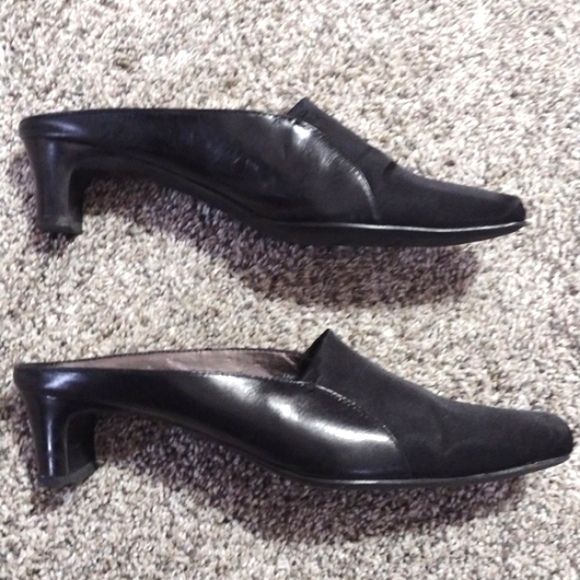LIZ CLAIBORNE BLACK FABRIC/LEATHER FLEX MID-HEEL SQUARE TOE SIZE 8M MULES/SHOES - Picture 2 of 12
